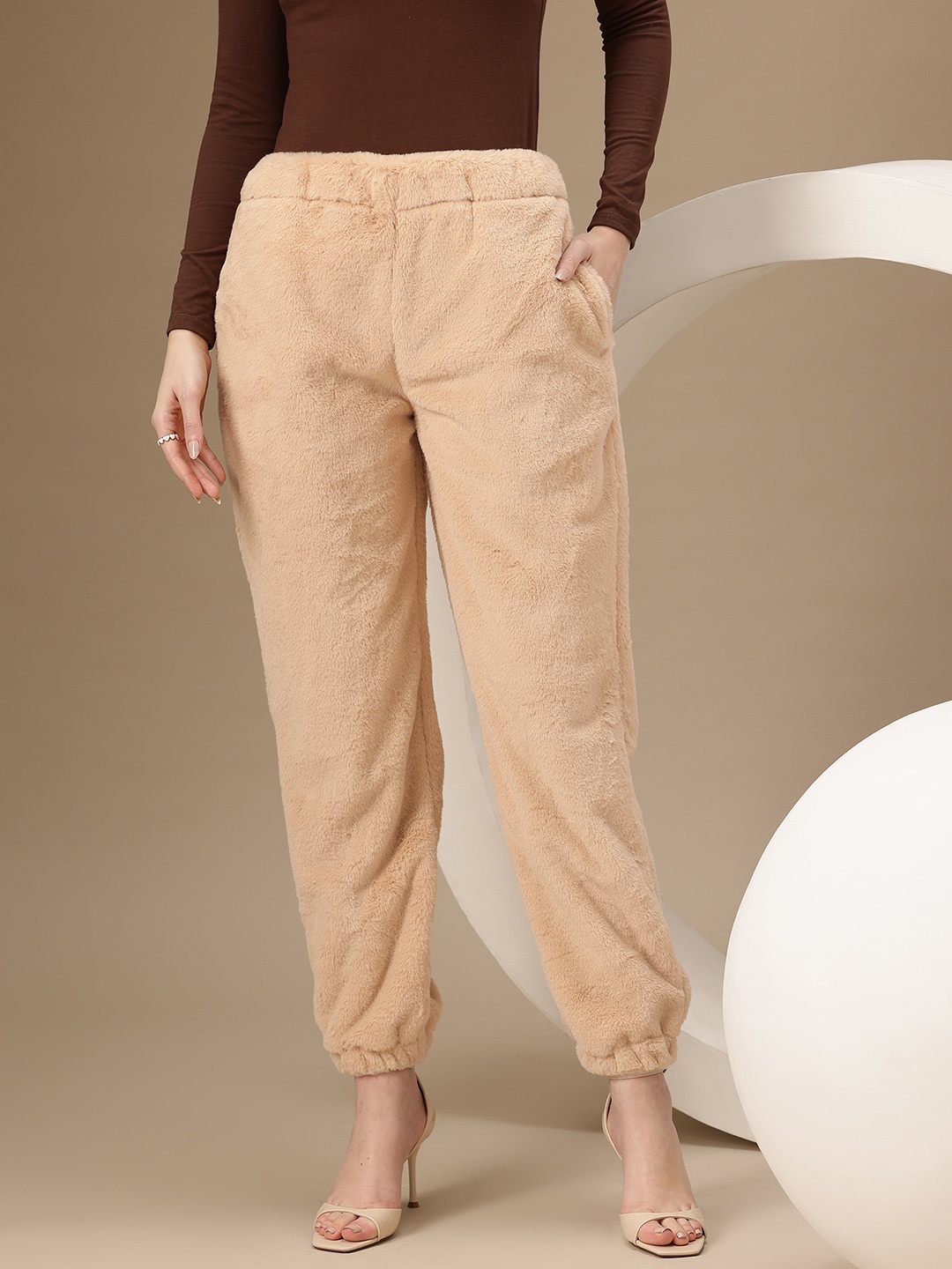 

Chemistry Women Loose Fit High-Rise Non Iron Faux Fur Joggers, Beige