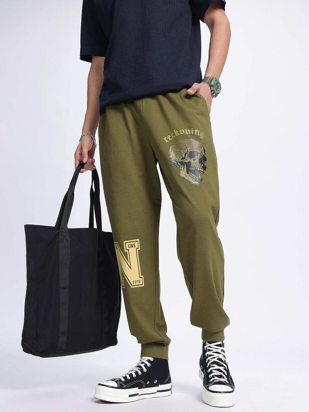 

Kook N Keech Men Everyday Edge Printed Joggers, Olive