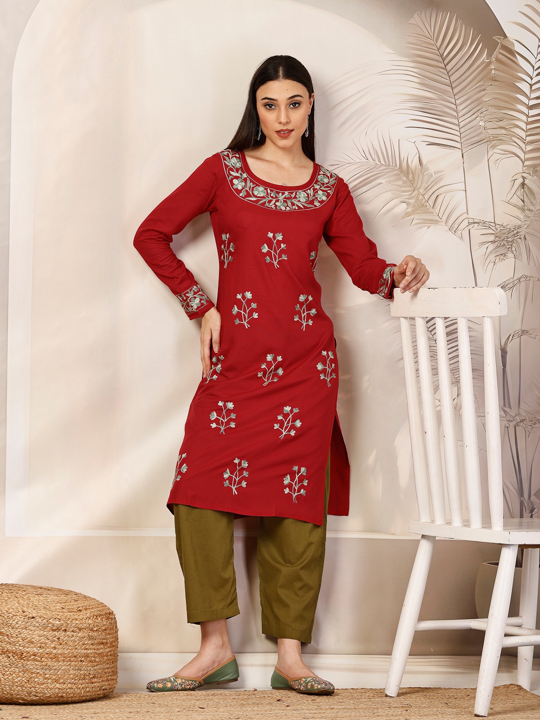 

QAZMI Women Sana Kashmiri Aari Work Full Sleeves Straight Kurta, Red