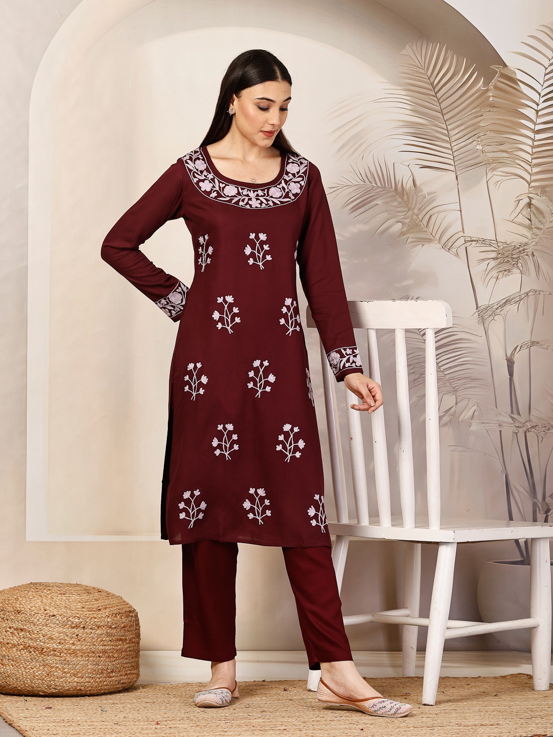 

QAZMI Women Sana Kashmiri Aari Work Full Sleeves Straight Kurta, Burgundy