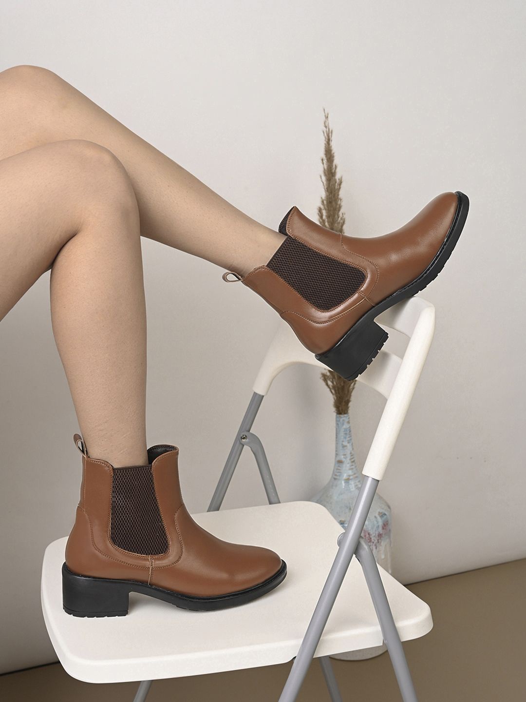 

The Roadster Lifestyle Co Block-Heeled Chelsea Boots, Tan