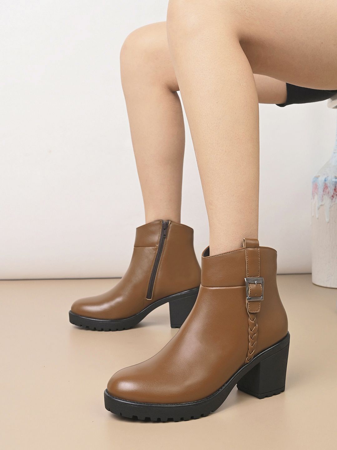 

The Roadster Lifestyle Co Women Casual Ankle Boots, Tan