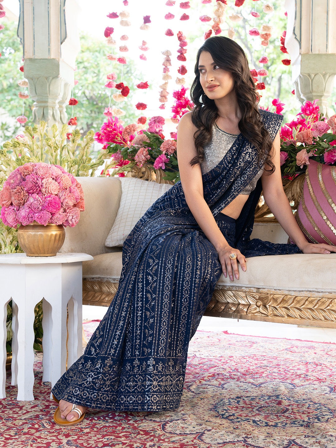 

AURELIA Embellished Saree With Blouse, Navy blue