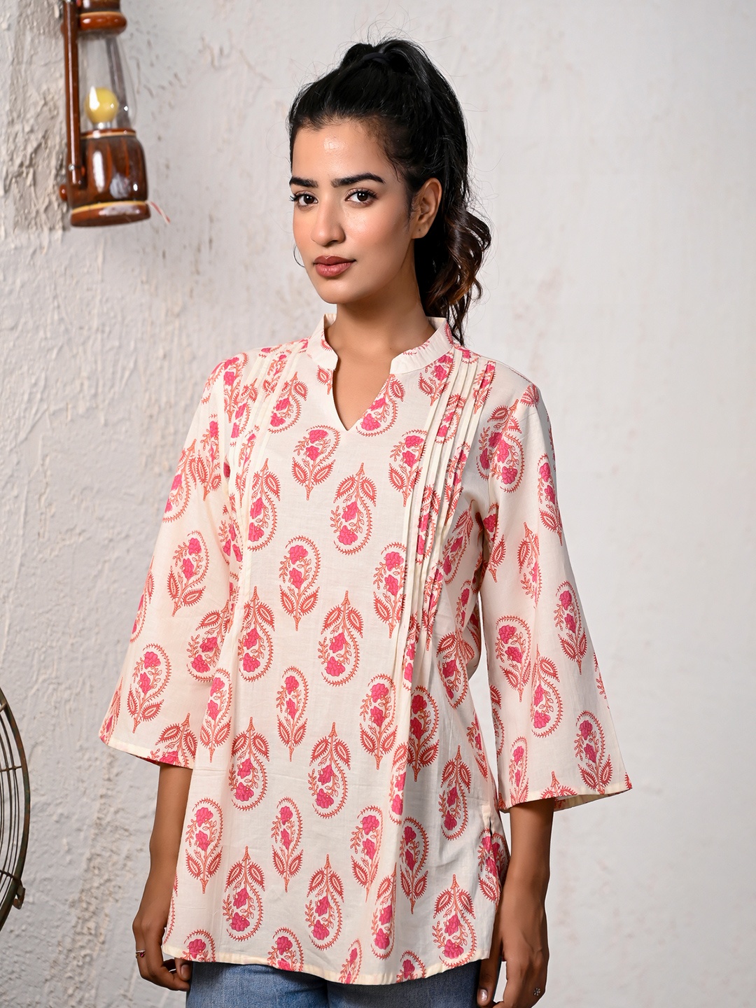 

Kohsh Women Floral Printed Cotton Top, Off white