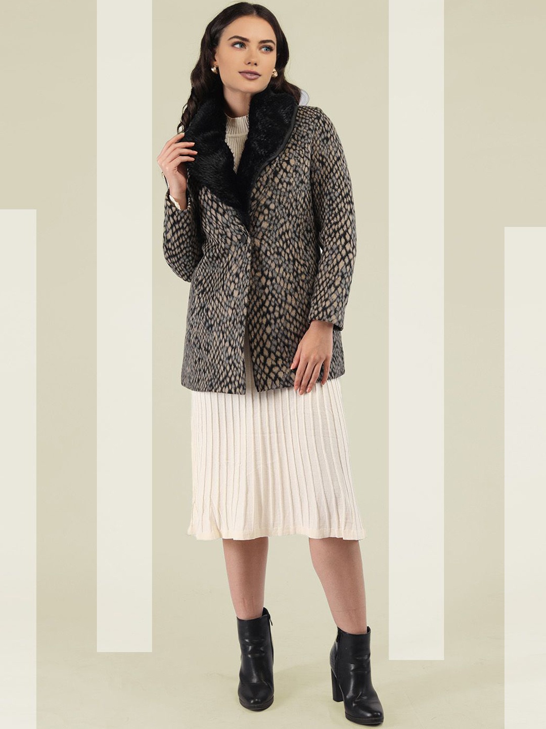 

The Roadster Lifestyle Co. Women Printed Single Breasted Woollen Overcoat, Black