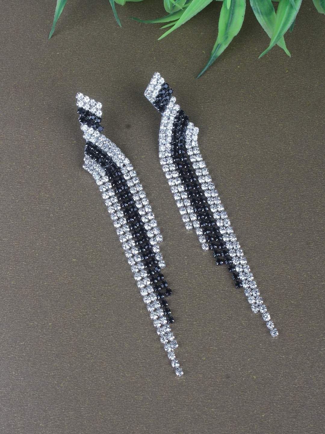

KPOP Silver-Plated Contemporary Drop Earrings