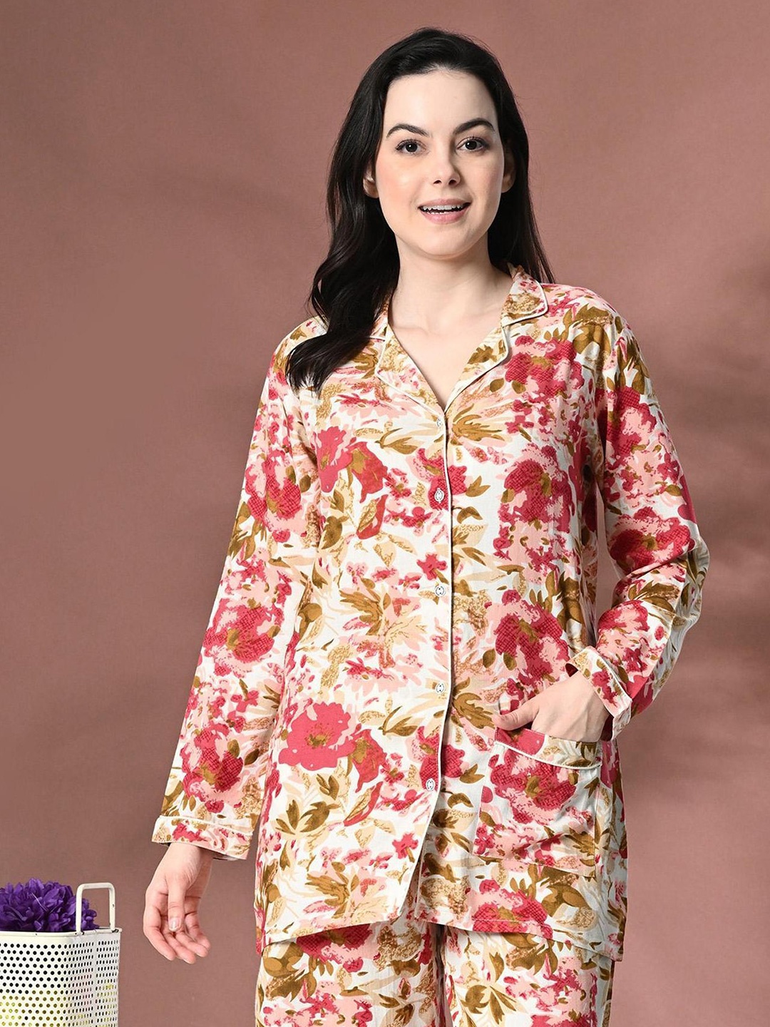 

Mintmarie Women Floral Printed Night suit, Pink