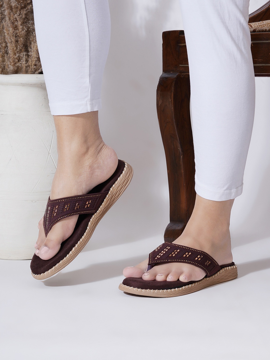 

PLANET WALK Women Embellished Ethnic T-Strap Flats, Burgundy
