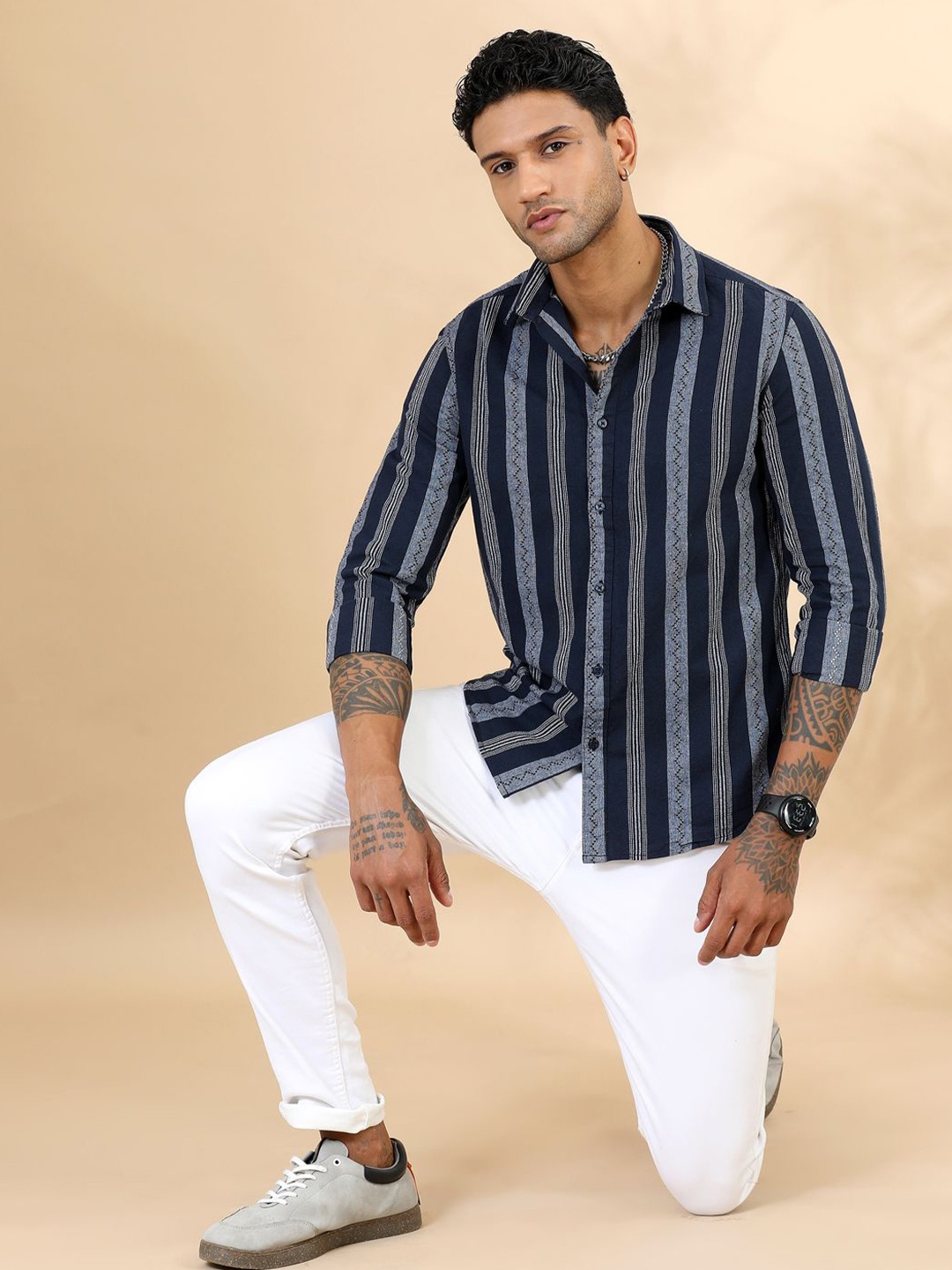 

Bushirt Men Classic Spread Collar Vertical Striped Cotton Casual Shirt, Navy blue