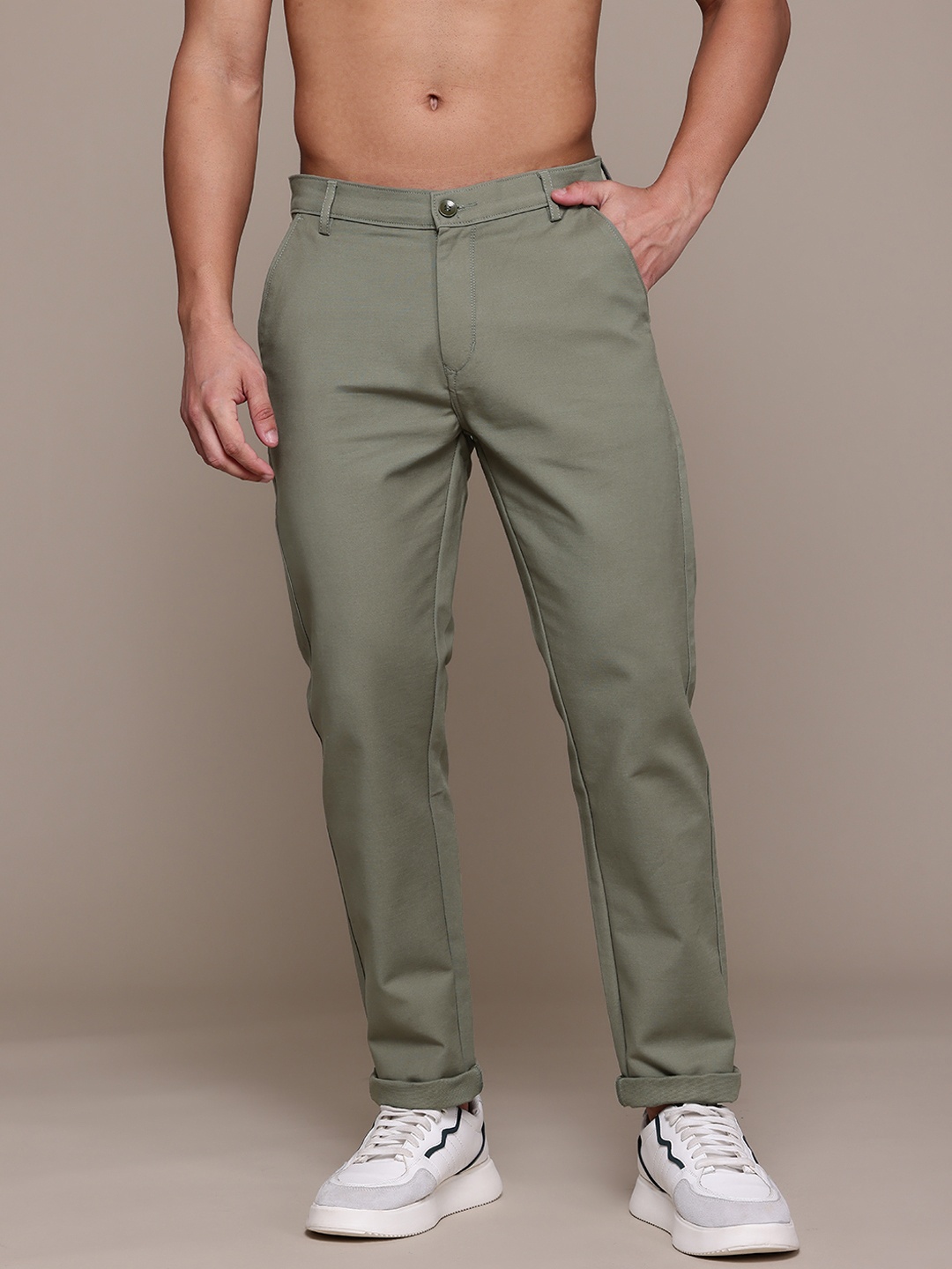 

Roadster Men Relaxed Fit Chinos, Green