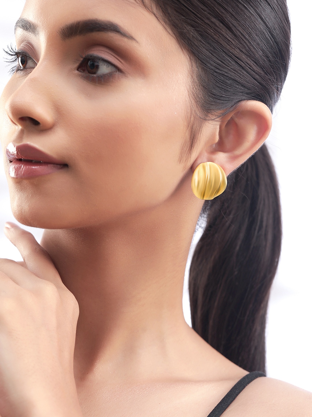 

Rubans 18K Gold Plated Circular Stud Earrings with Elegant Wave Design