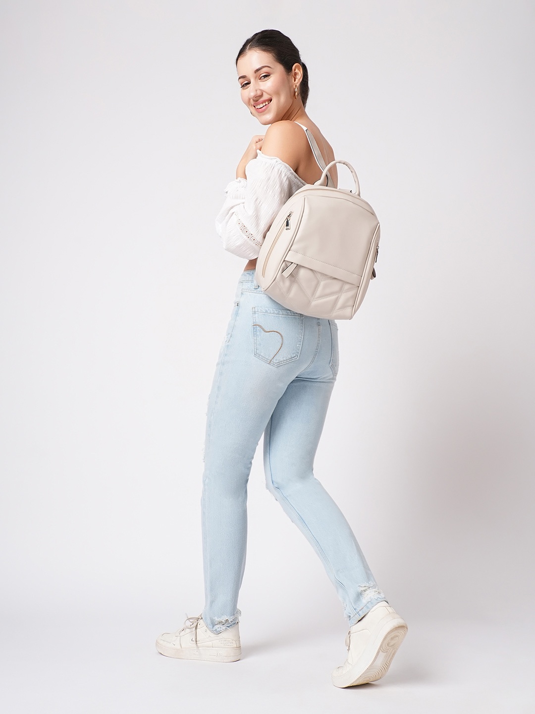 

Globus Women Solid Medium Ergonomic Backpack, Off white