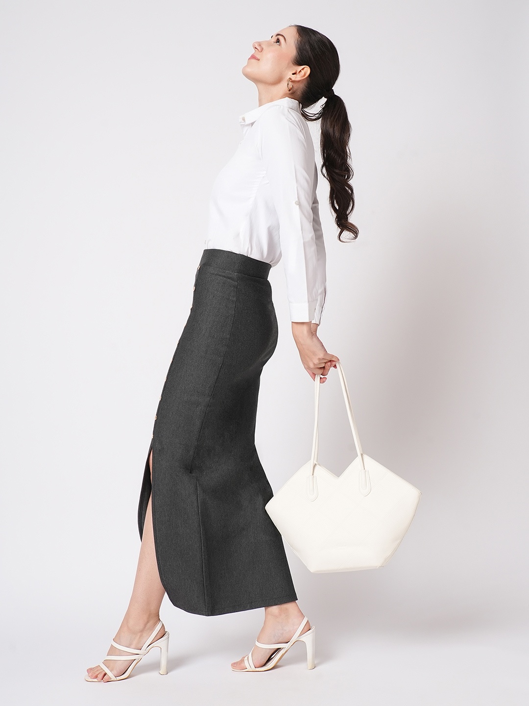 

Globus Women Textured Double Handle Basket Tote Bag, White