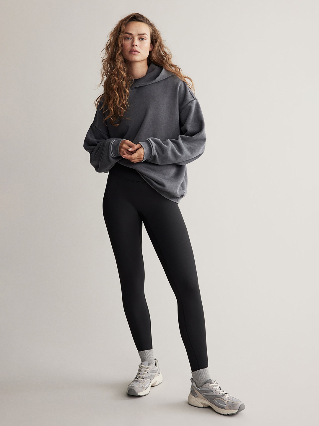 

H&M Sports Leggings In ShapeMove, Black