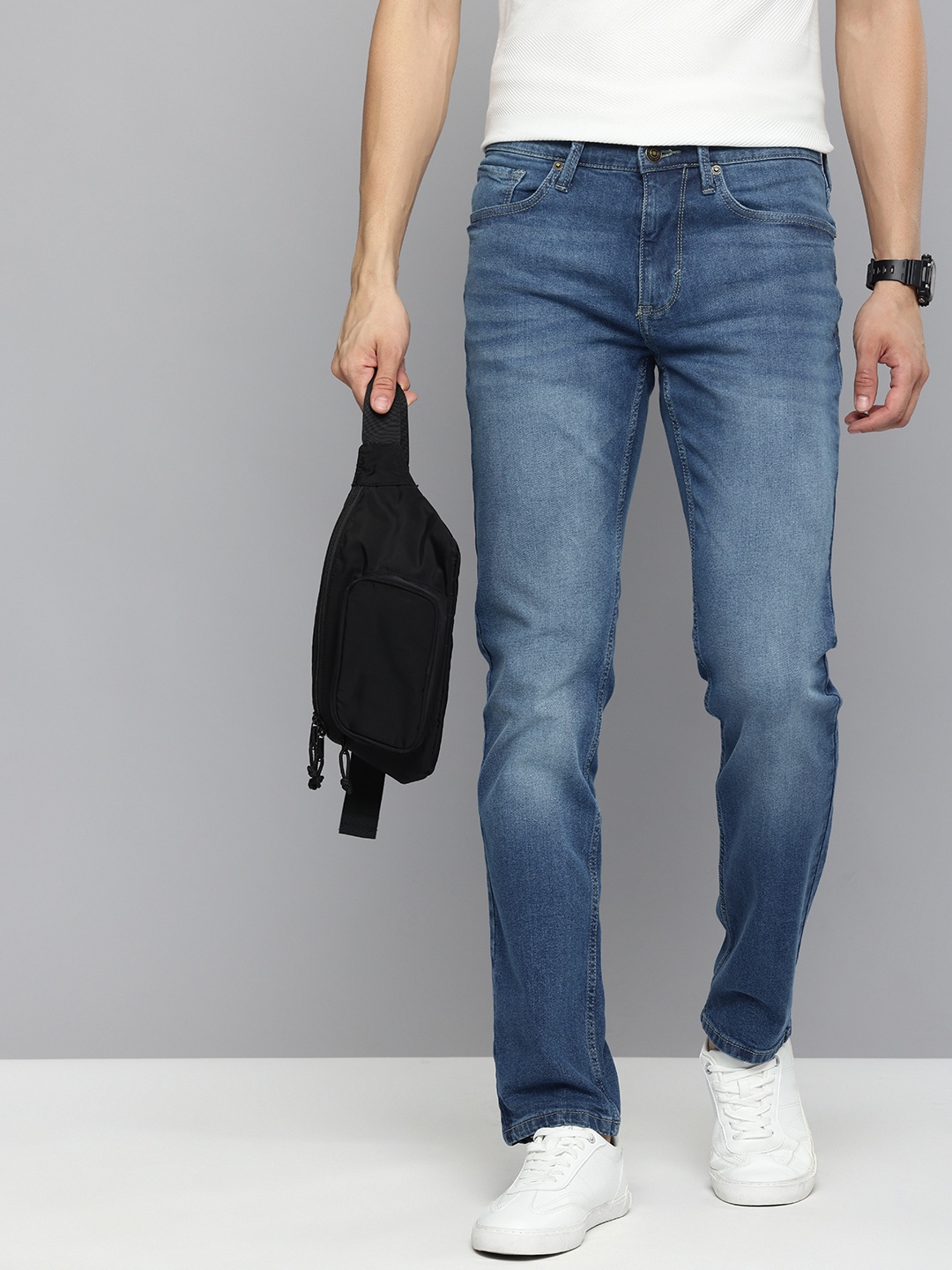 

Flying Machine Men Slim Straight Fit Light Fade Stretchable Jeans, Blue