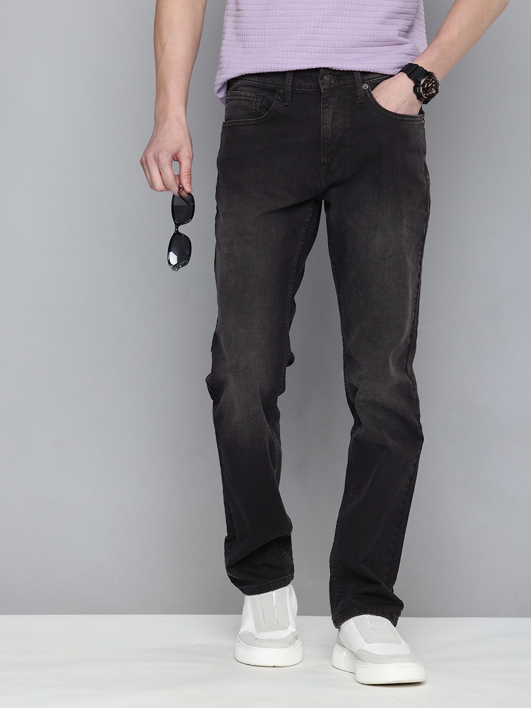 

Flying Machine Men Freddie Slim Straight Fit Light Fade Stretchable Jeans, Charcoal