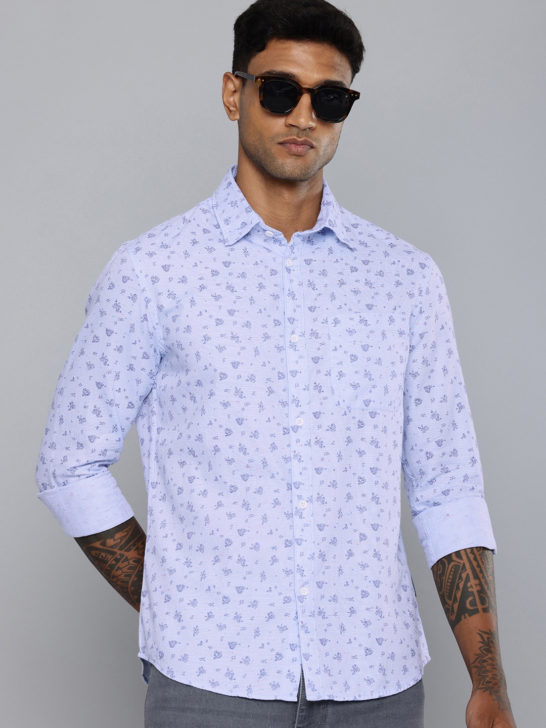

Flying Machine Slim Fit Floral Self Designed Pure Cotton Casual Shirt, Blue