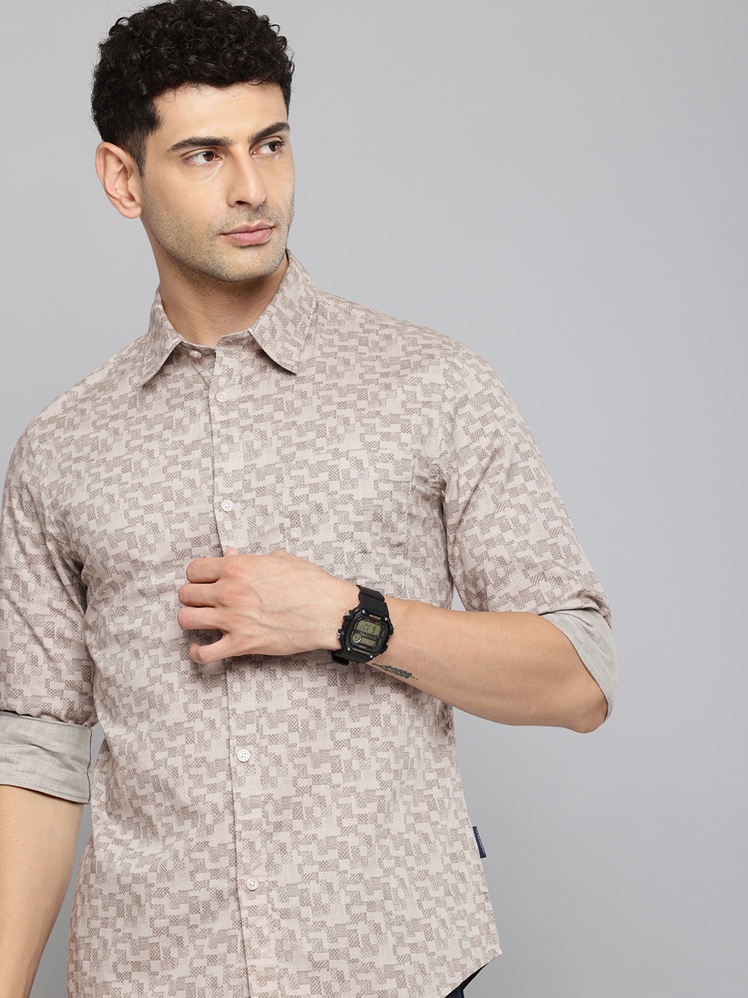 

Flying Machine Slim Fit Geometric Printed Pure Cotton Casual Shirt, Beige
