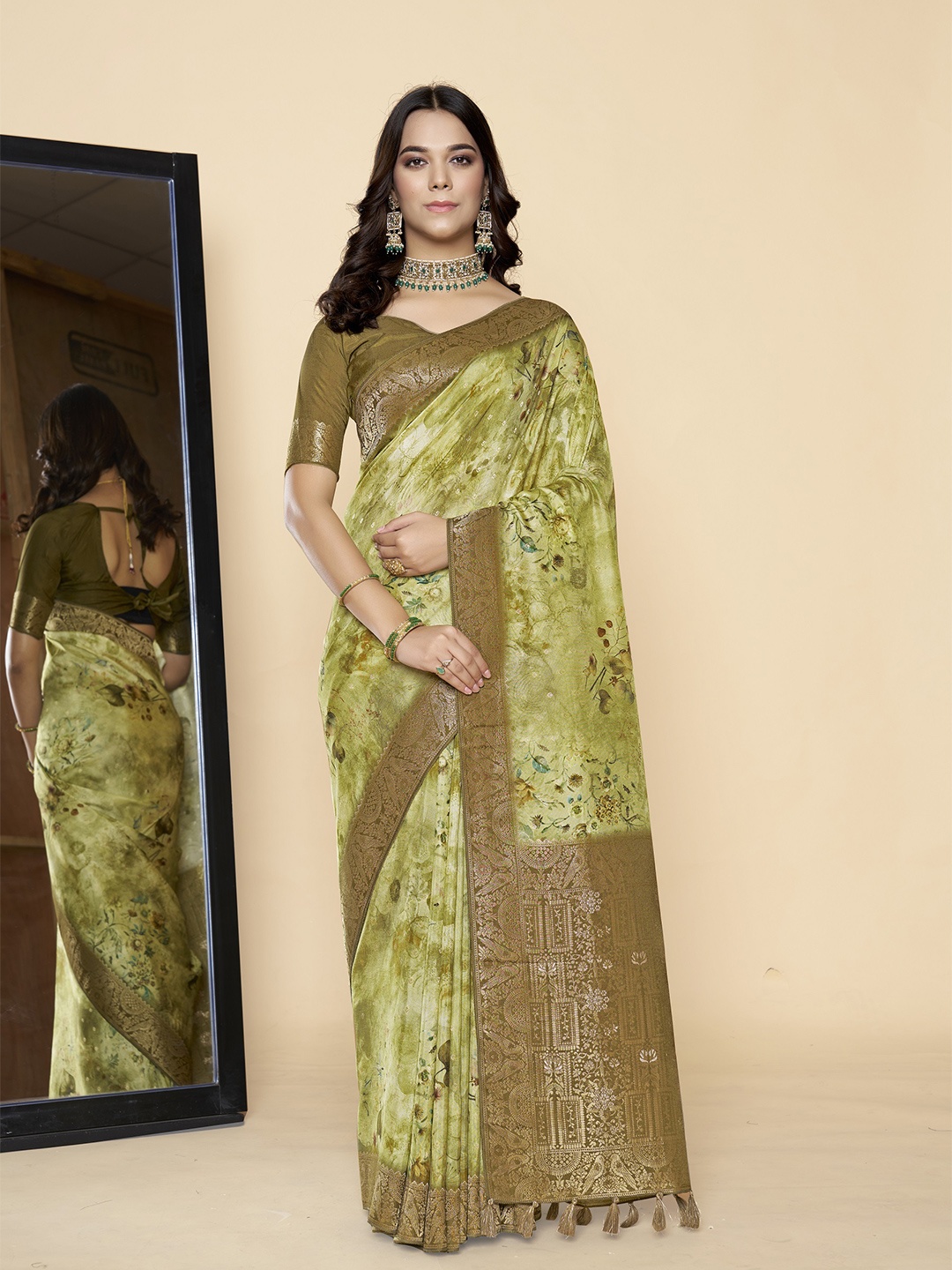 

ETHNIC TODAY Floral Printed Saree With Zari Border, Green