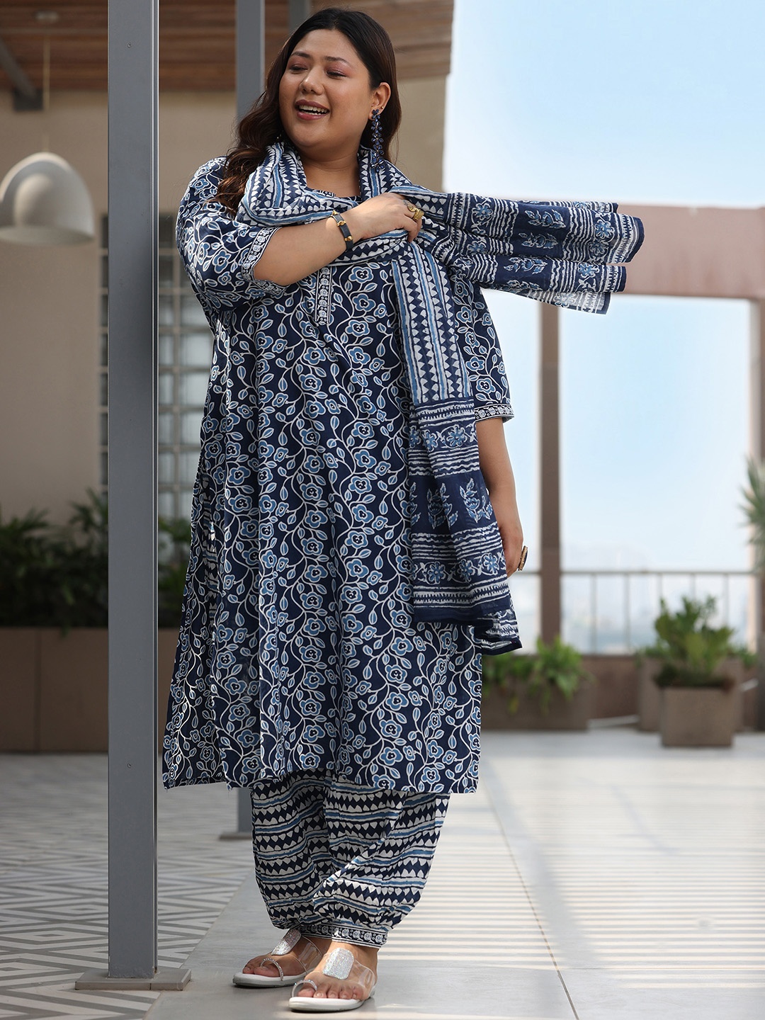 

EXTRA LOVE BY LIBAS Plus Size Floral Printed Pure Cotton Straight Kurta & Salwar & Dupatta, Blue