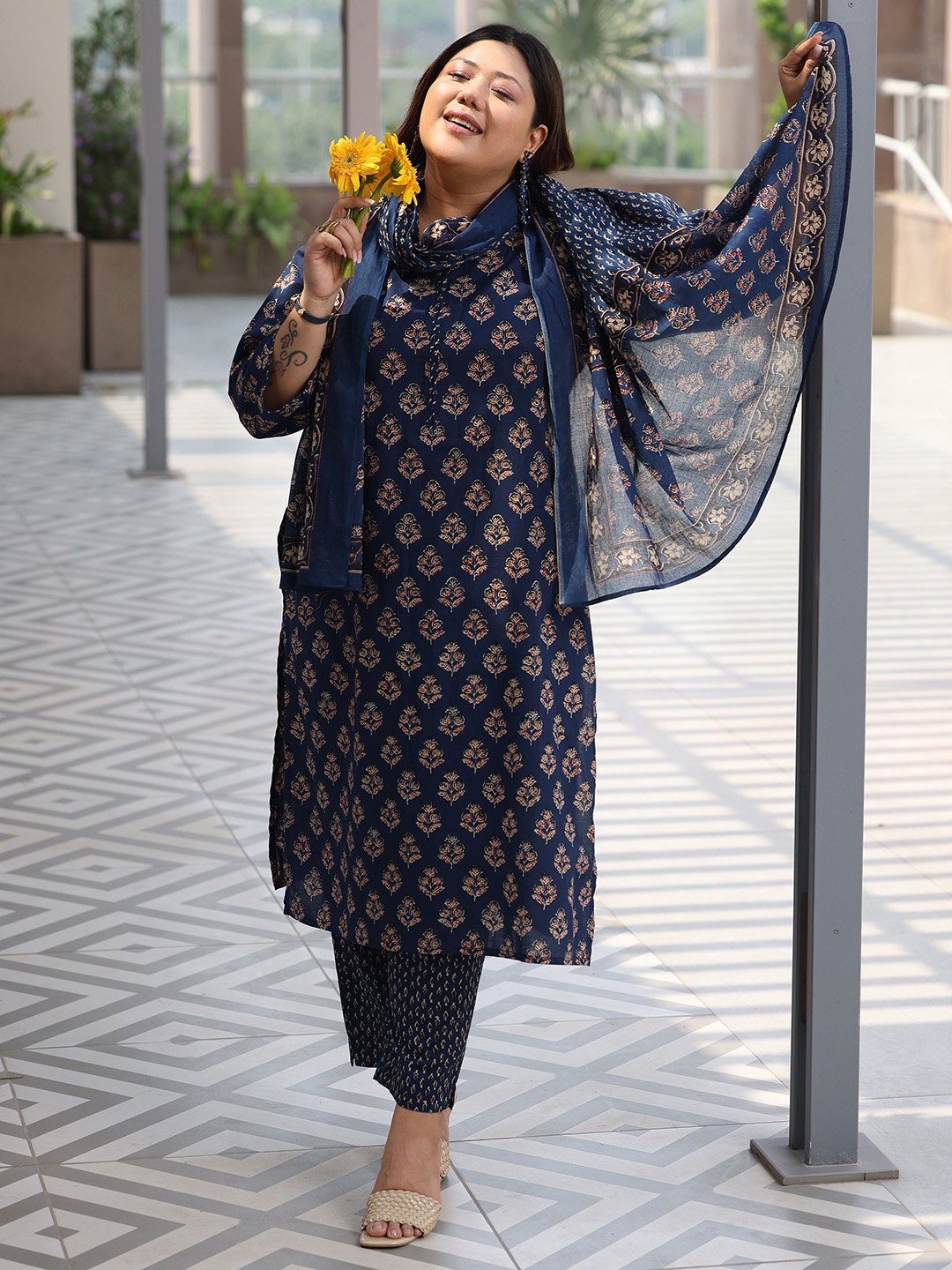 

EXTRA LOVE BY LIBAS Plus Size Floral Printed Pure Cotton Kurta With Trouser & Dupatta, Blue