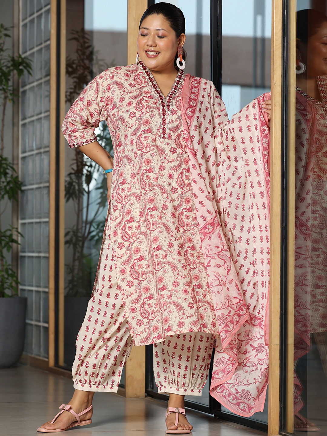 

EXTRA LOVE BY LIBAS Plus Size Floral Printed Pure Cotton Straight Kurta & Salwar & Dupatta, Pink