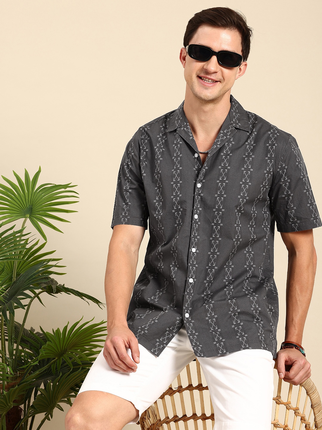 

Mast & Harbour Geometric Printed Pure Cotton Casual Shirt, Grey