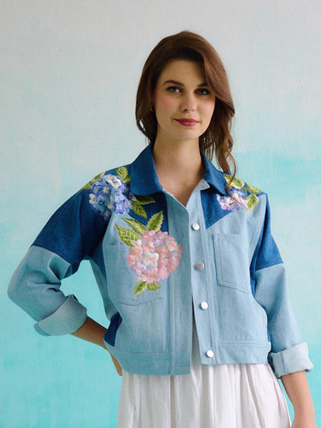 

BETRUE Women Floral Cotton Denim Jacket with Embroidered, Blue