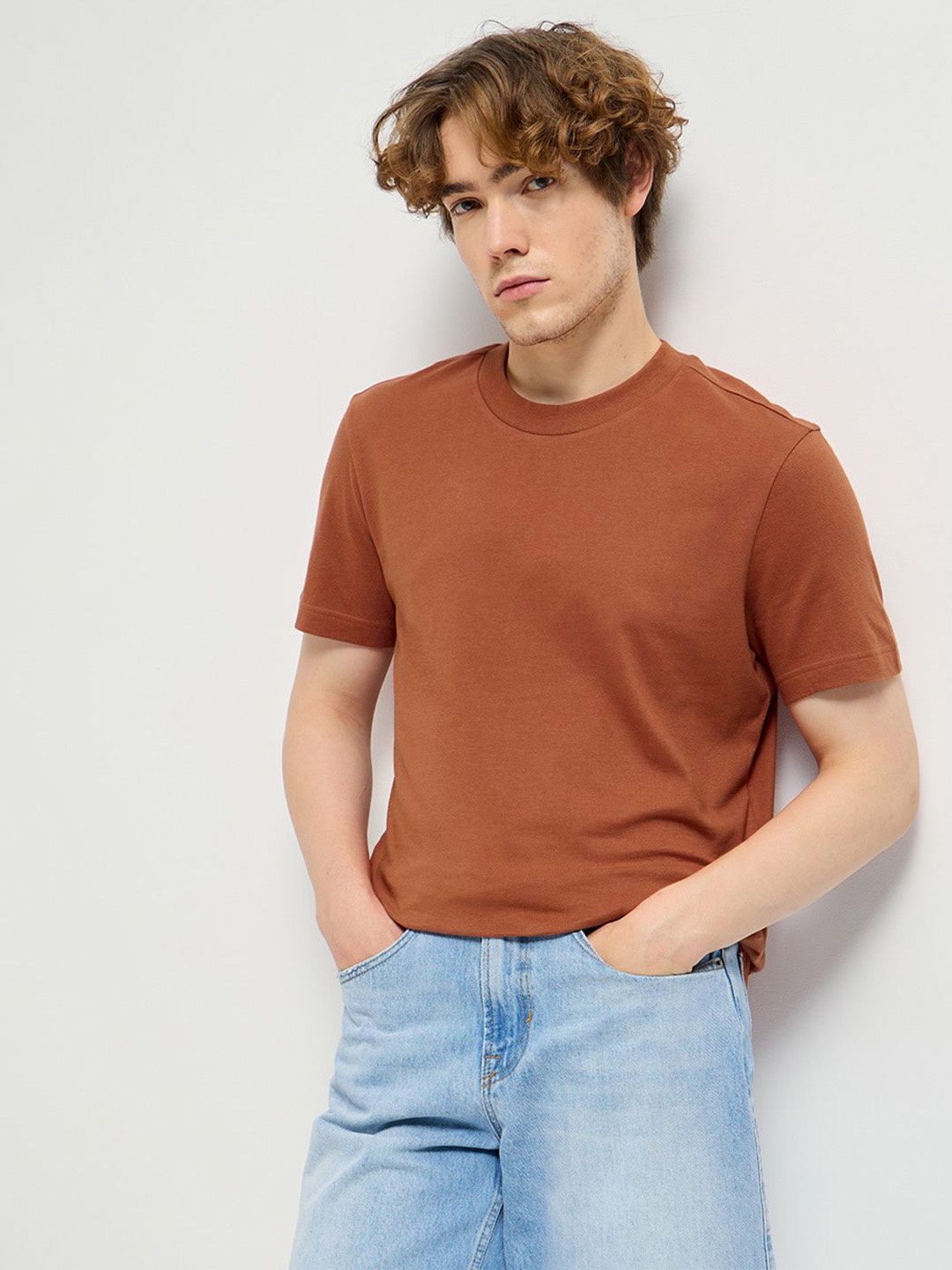 

THE BEAR HOUSE Men Solid Round Neck Cotton T-shirt, Rust