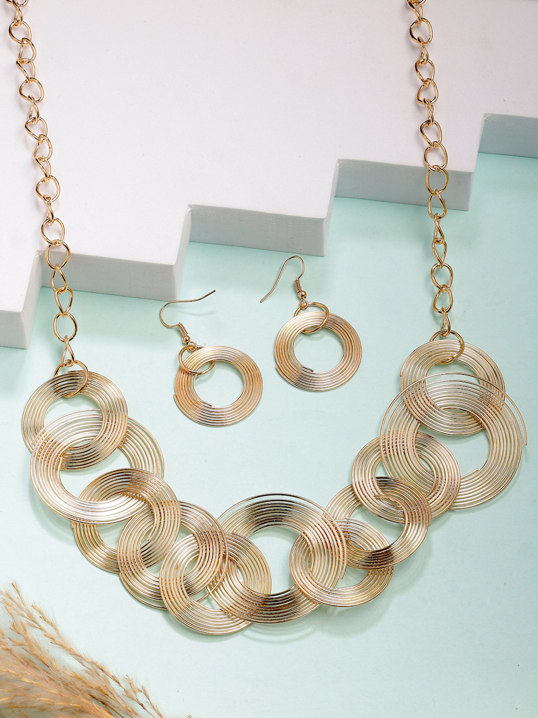 

NVR Gold-Plated Circular Shaped Jewellery set