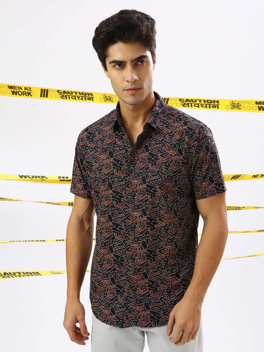 

VALEN CLUB Men India Slim Spread Collar Abstract Printed Cotton Casual Shirt, Brown