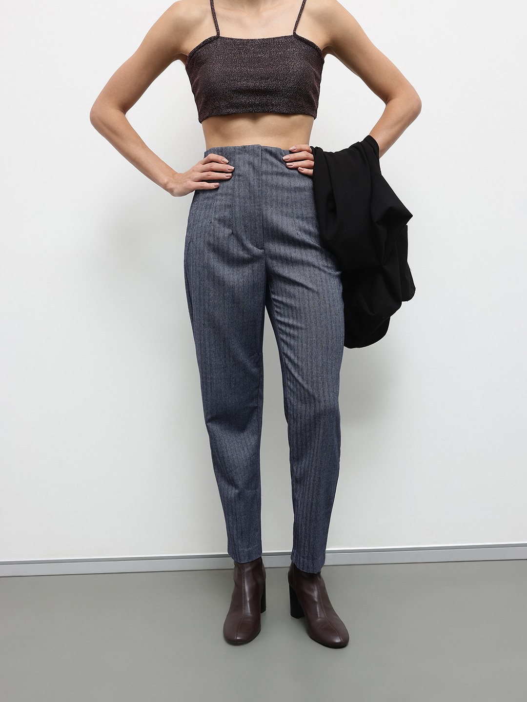 

ZARA Women Trousers, Navy blue