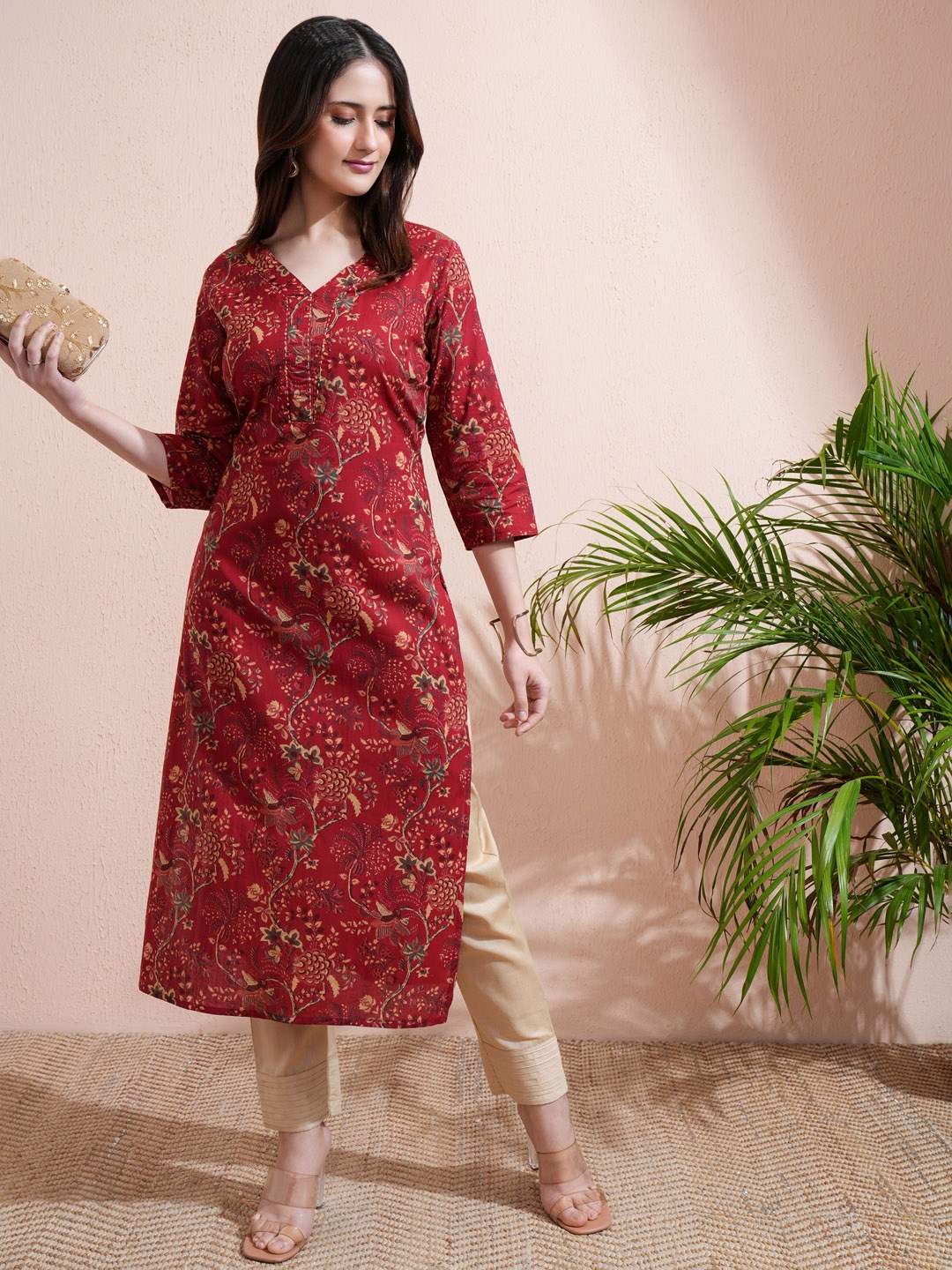 

Vishudh Women Floral Printed Floral Kurta, Red