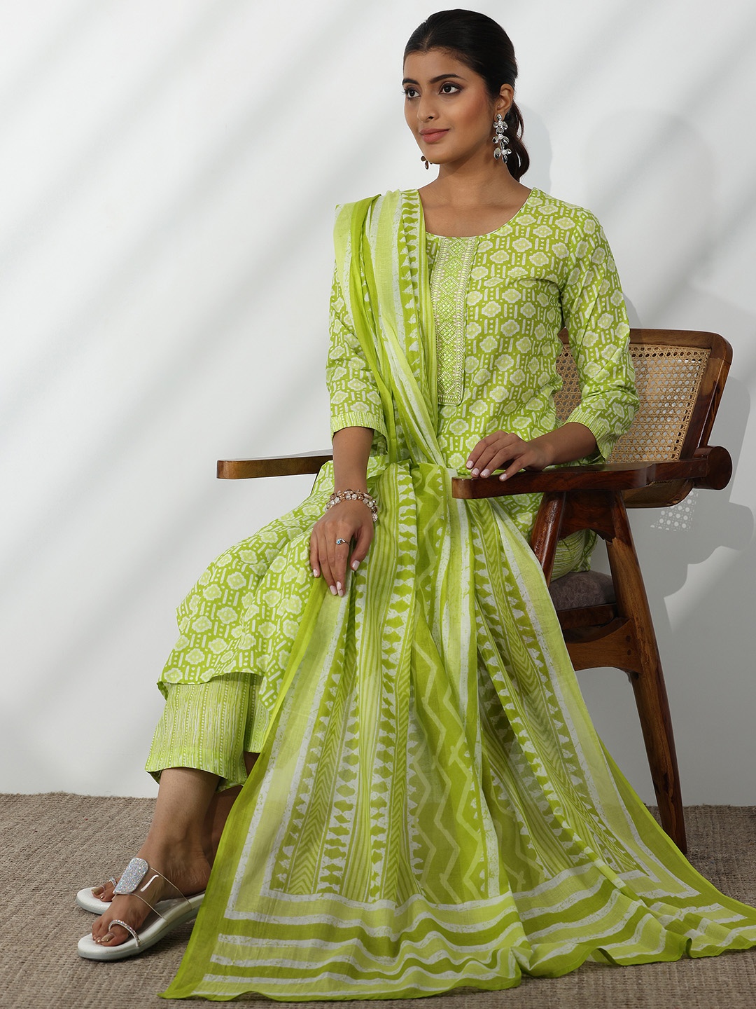 

Libas Ethnic Motifs Printed Thread Work Pure Cotton Straight Kurta With Trousers & Dupatta, Green