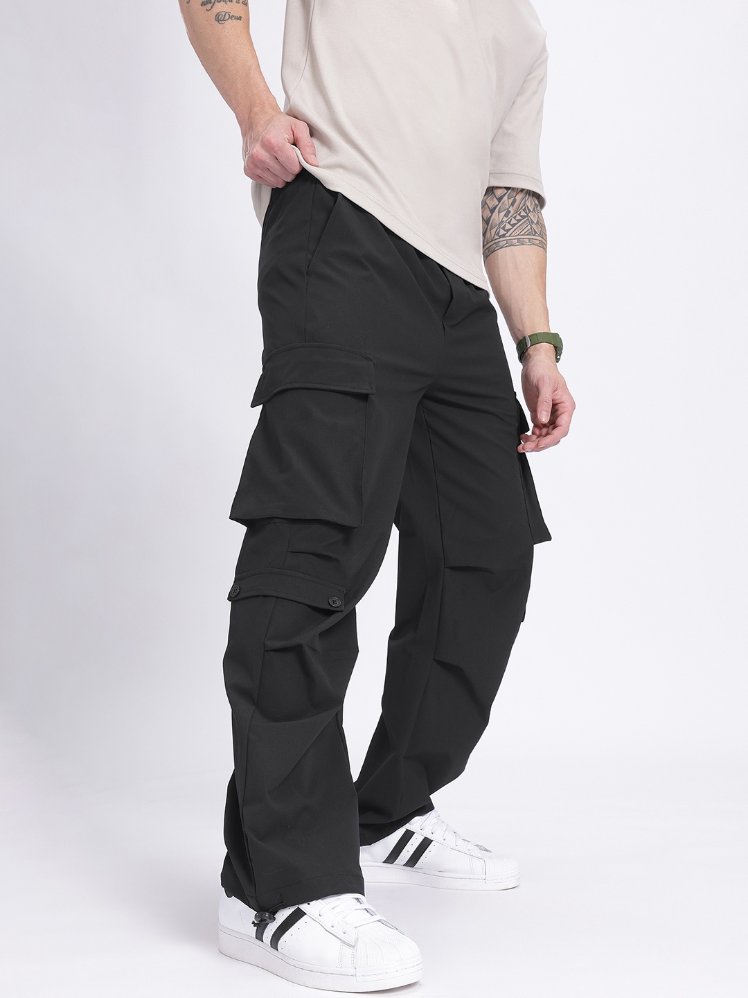 

glitchez Men Utility Comfort Self-Checked Cargo Relaxed Trousers with Toggle-Hem, Black