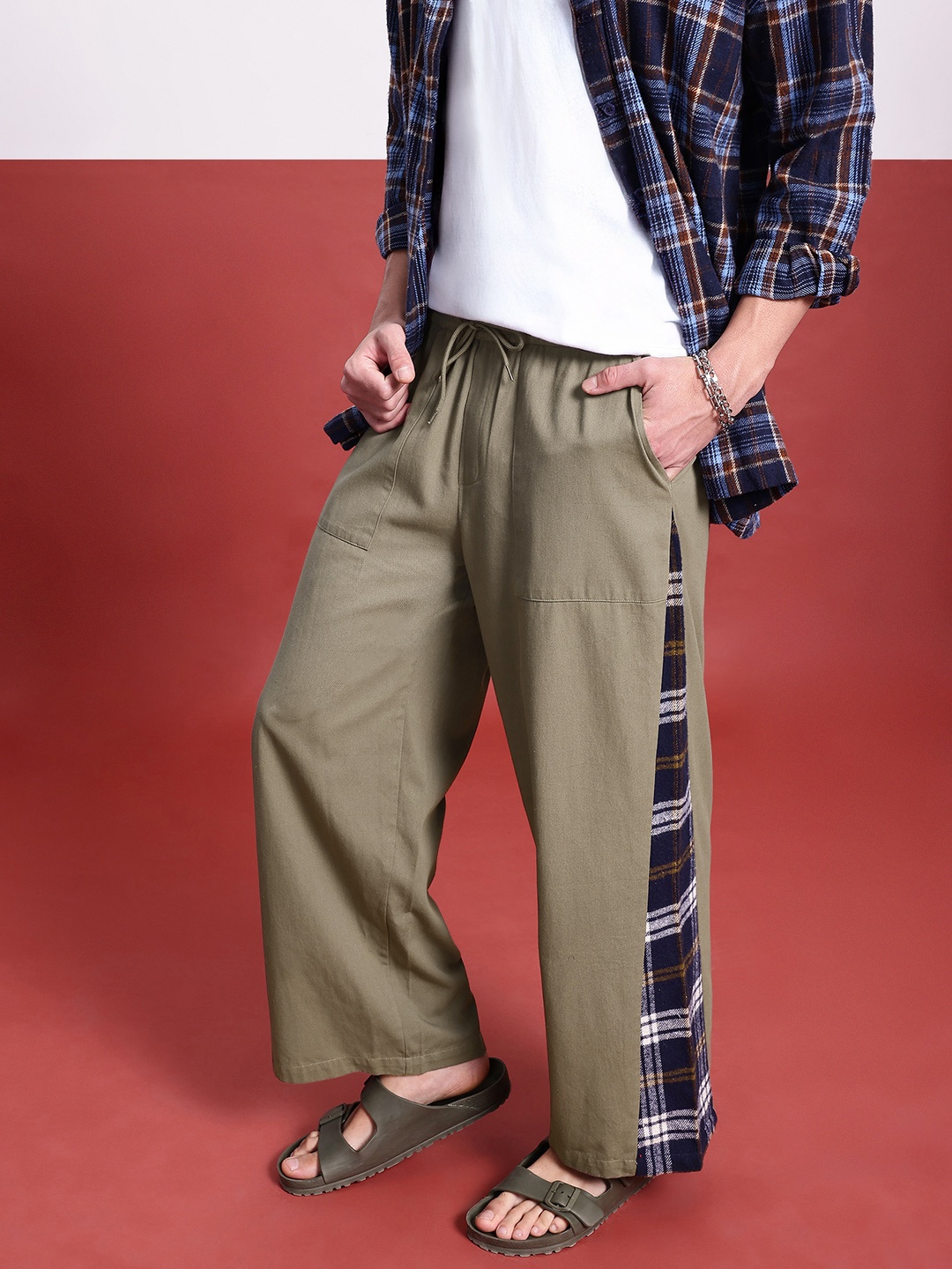 

glitchez Men Flannel Fusion Relaxed Trousers, Olive