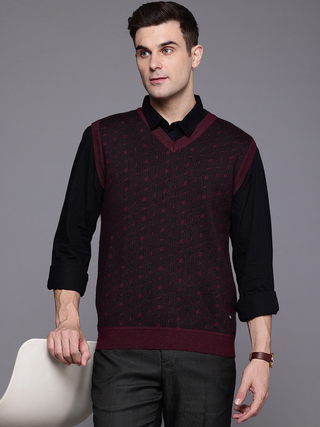 

Raymond Contemporary Fit V-Neck Sweater Vest, Maroon