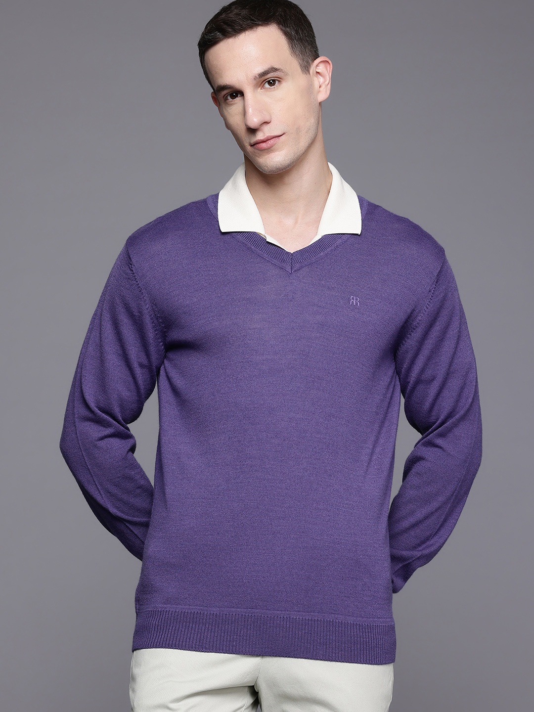 

Raymond V-Neck Pullover, Violet