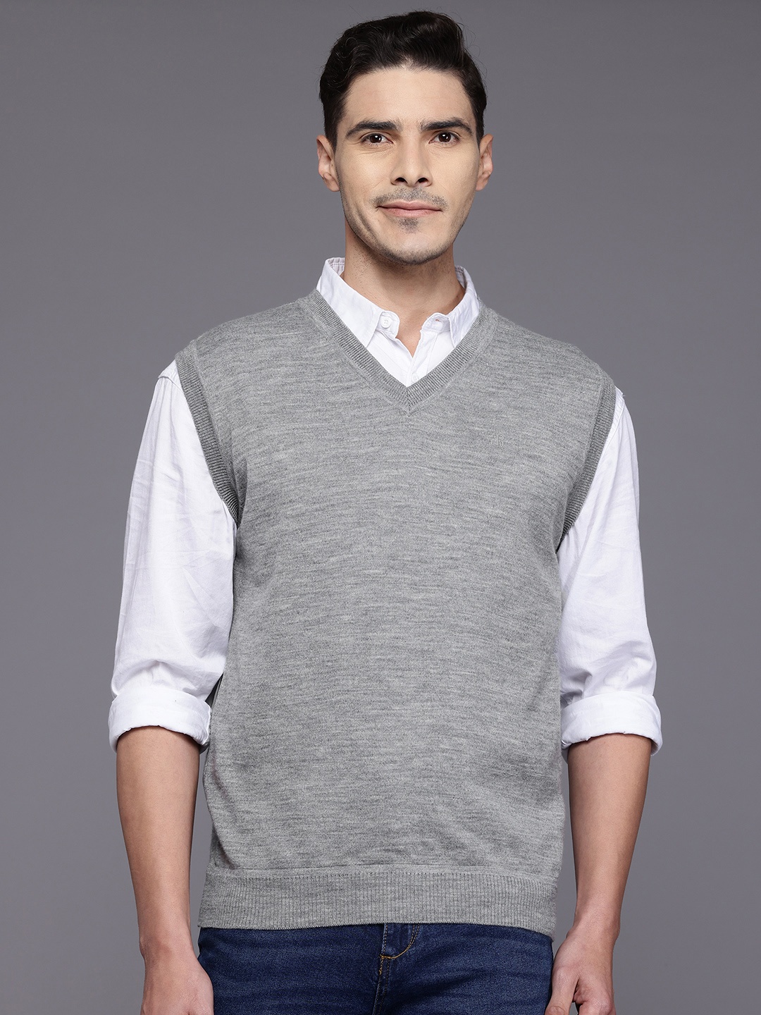 

Raymond V-Neck Knitted Sweater Vest, Grey melange