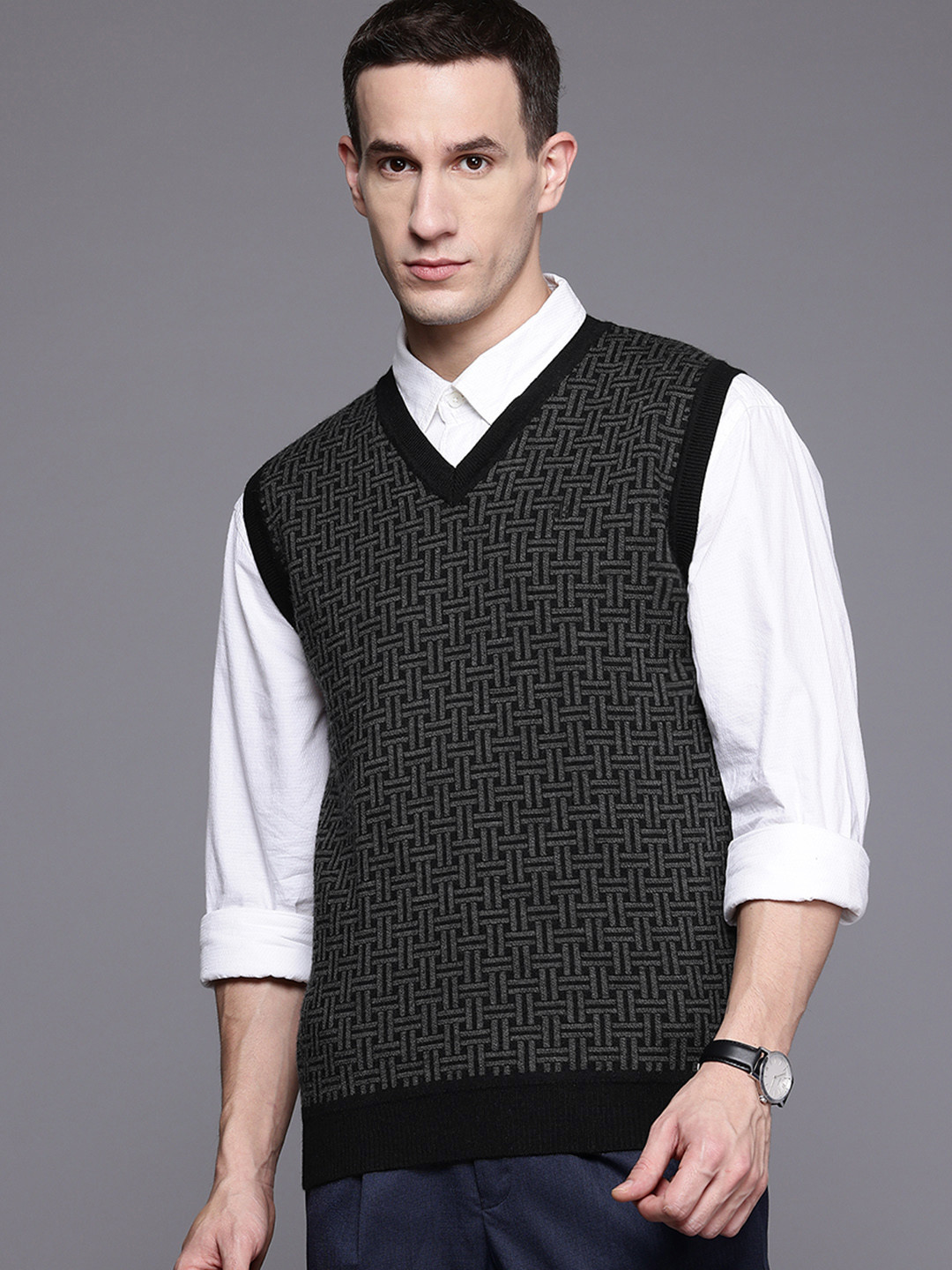 

Raymond Geometric Sweater Vest, Black