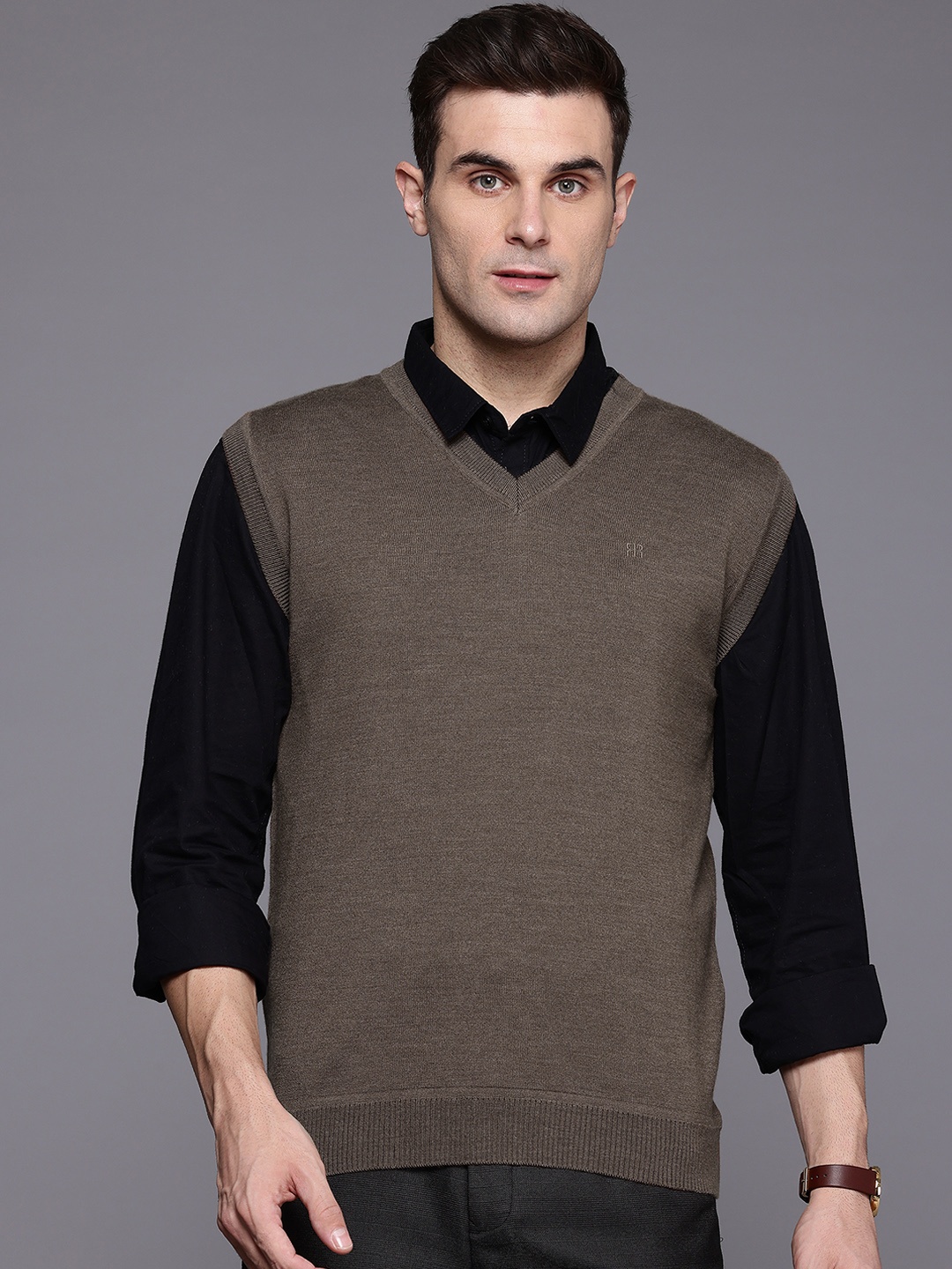 

Raymond V-Neck Sweater Vest, Brown