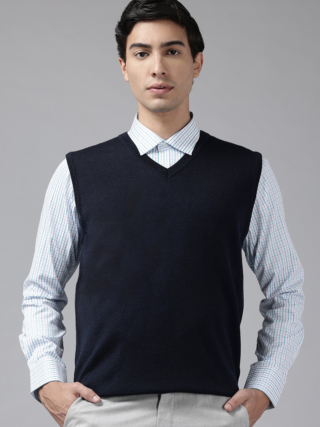 

Park Avenue V-Neck Woollen Sweater, Navy blue