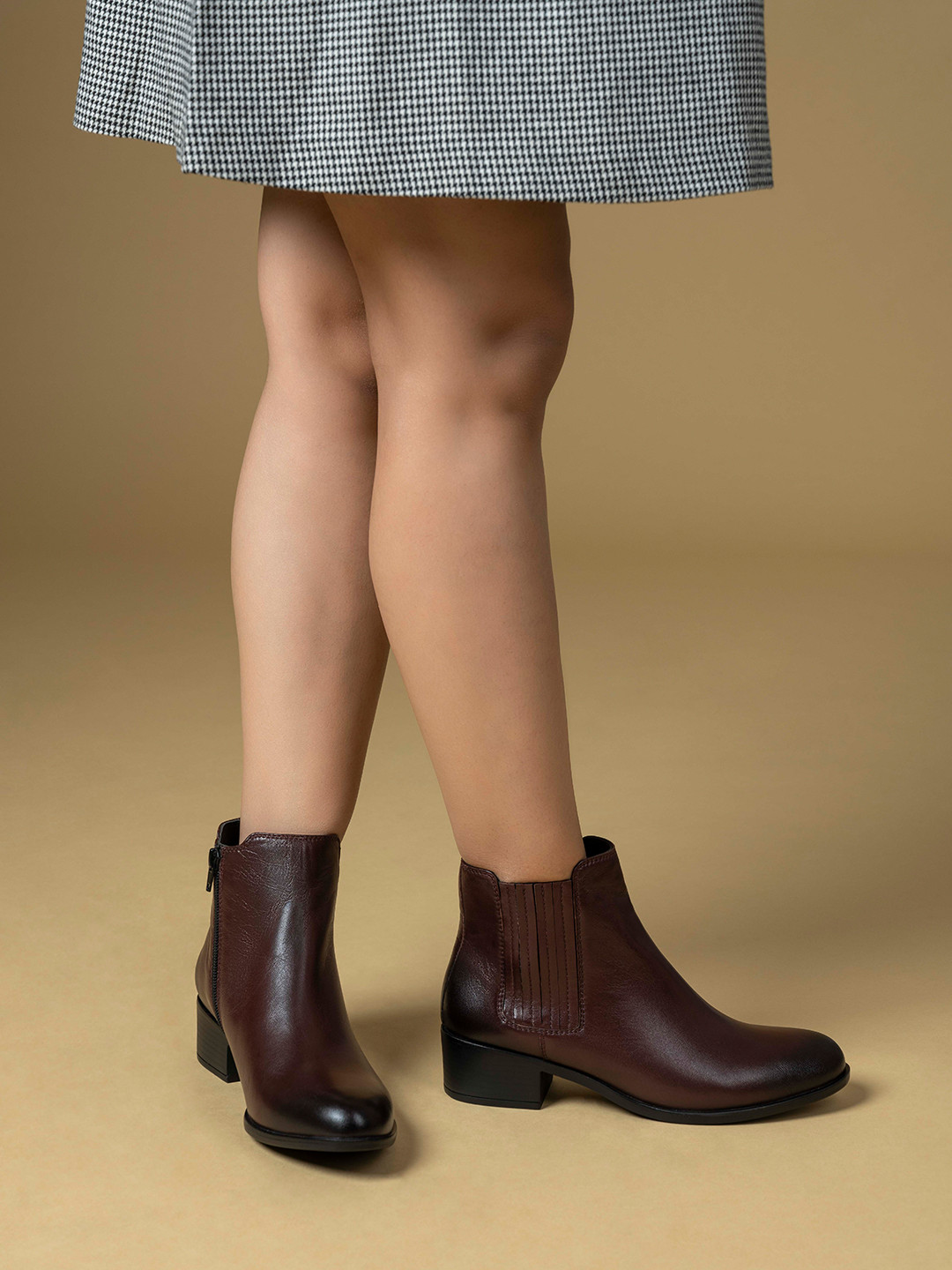 

MIORAH Women Leather Block-Heeled Chelsea Boots, Burgundy