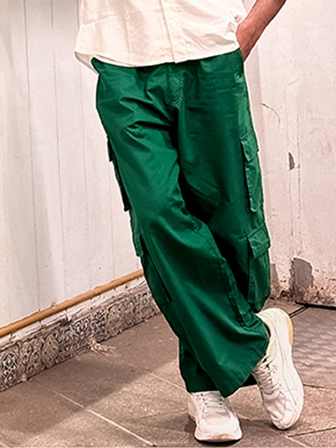 

PRONK Men Relaxed Loose Fit Cargos Trousers, Green