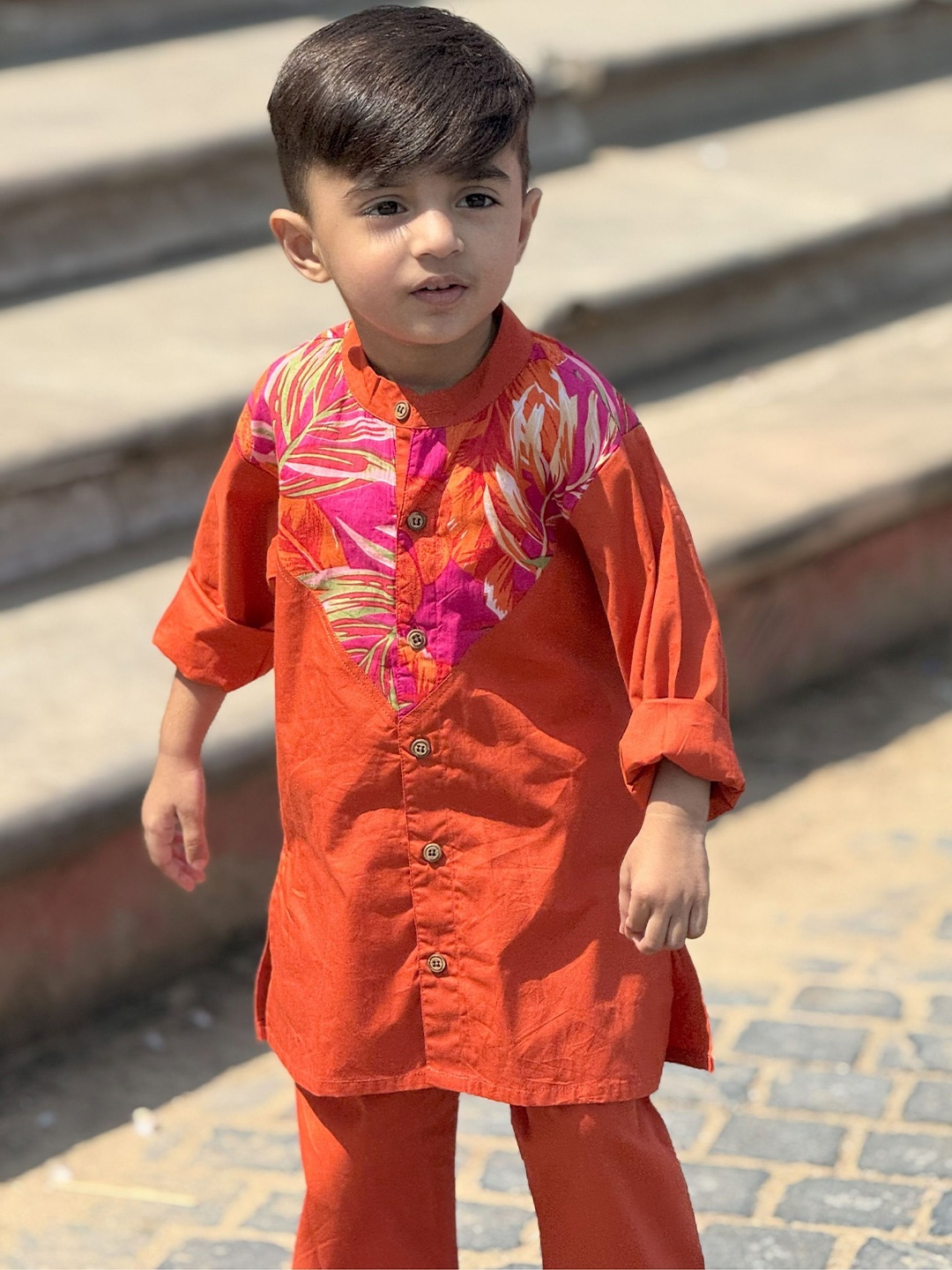 

Peekaaboo Kids Boys Floral Printed Panelled Pure Cotton Kurta with Pyjamas, Orange