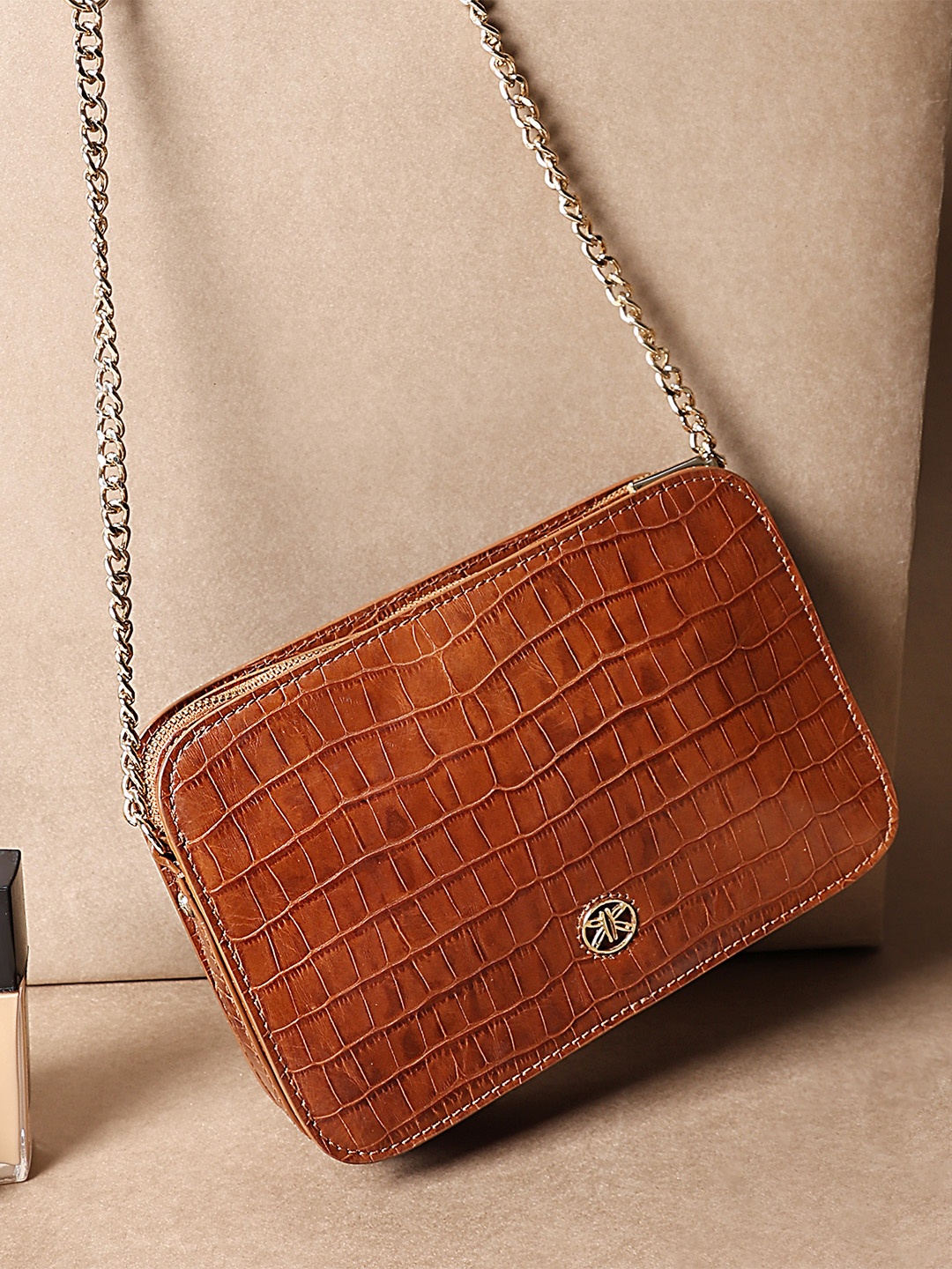 

RI2K LONDON Women Textured Leather Shoulder Bag, Brown