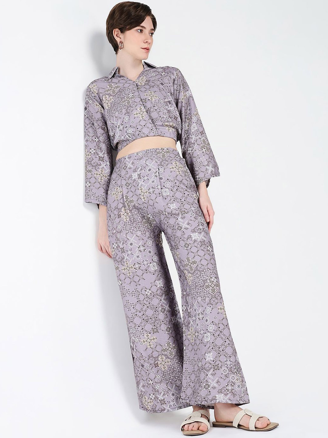 

SHOWOFF Floral Printed Shirt Collar Flared Sleeves Crop Top With Trousers, Purple