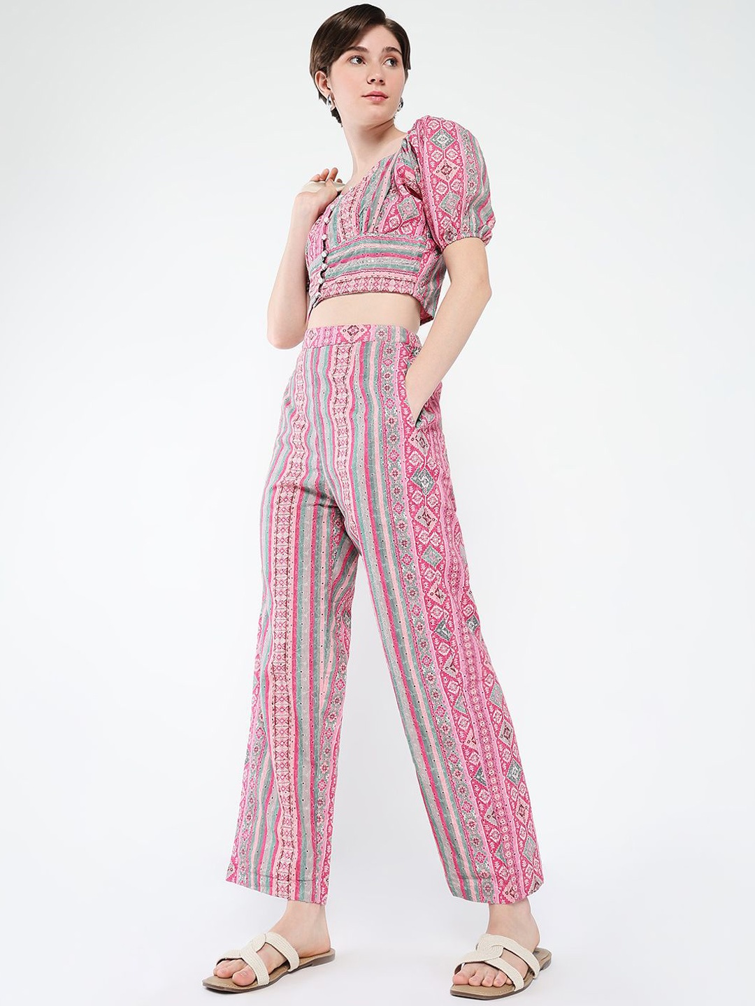 

SHOWOFF Ethnic Motifs Printed Sweetheart Neck Puffed Sleeves Crop Top With Trousers, Pink