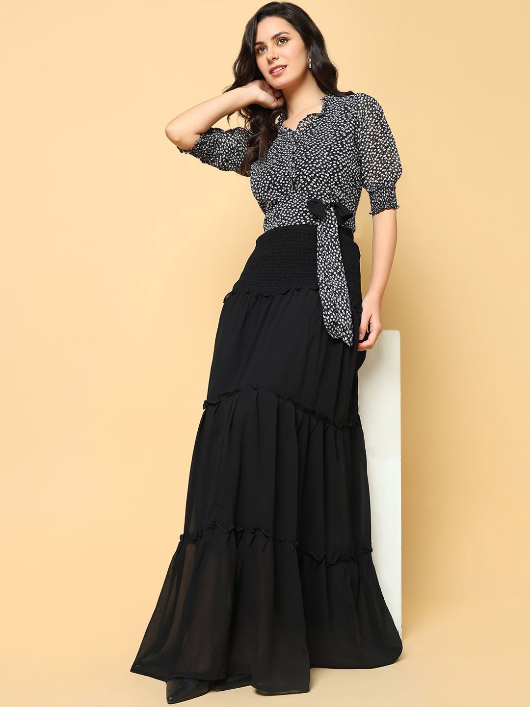 

SHOWOFF Floral Printed Puffed Sleeves Ruffle Top With Skirt, Black