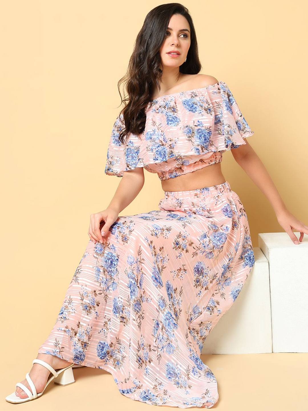 

SHOWOFF Floral Printed Off-Shoulder Crop Top With Skirts, Pink